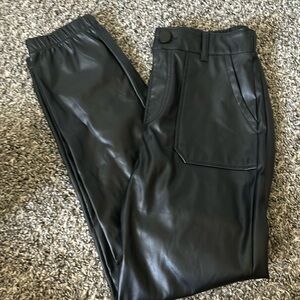 kendall jenner and kylie jenner leather pants!